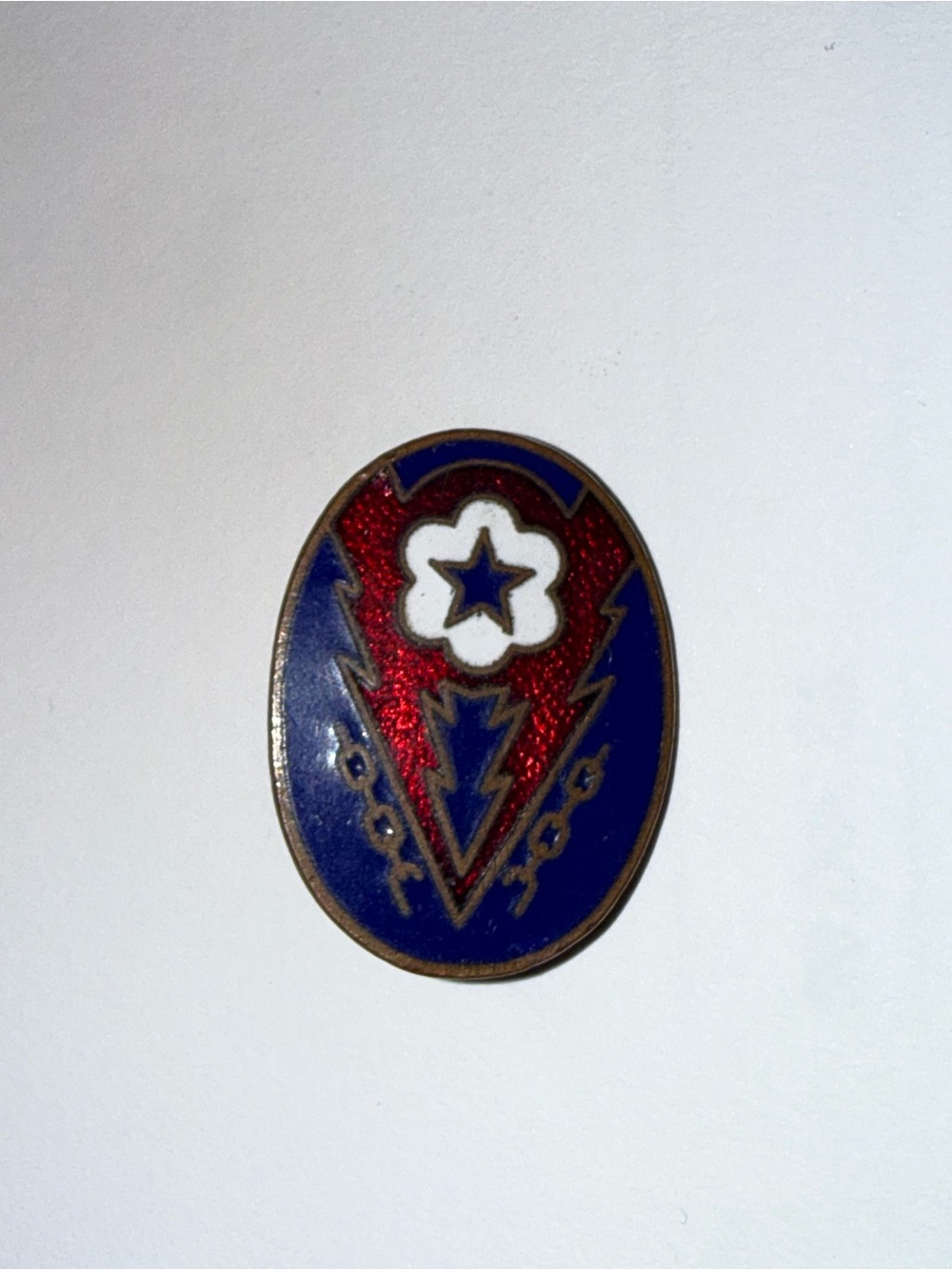 WWII Vintage US Army ETO Advance Base Unit Crest Pin